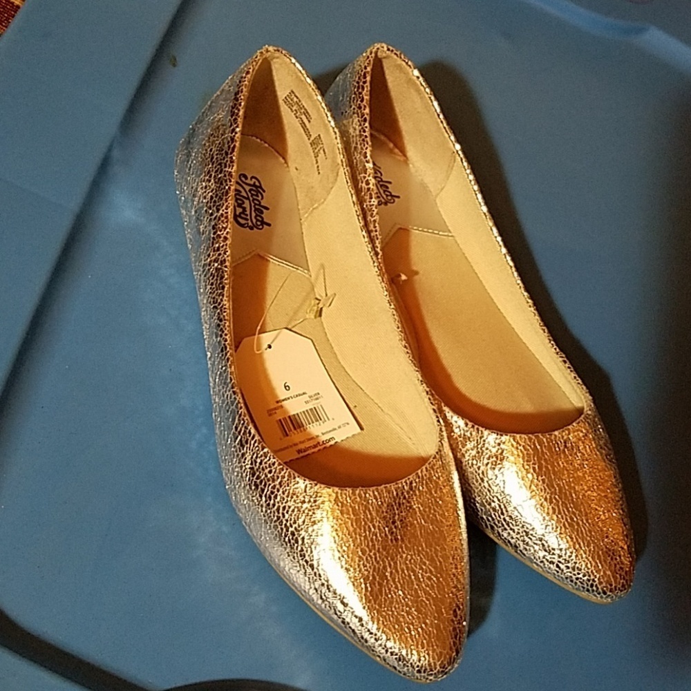 Faded Glory Silver Flats Size 6